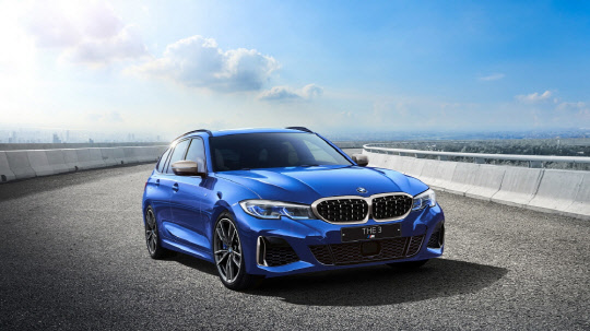 M340i xDrive 투어링 산 마리노 블루. <BMW 코리아 제공>